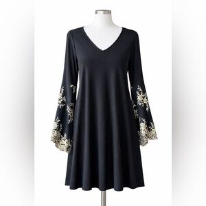 Roz & Ali Long Sleeve Flowy Dress -  Black